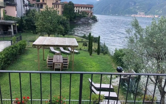 Como Lake view House