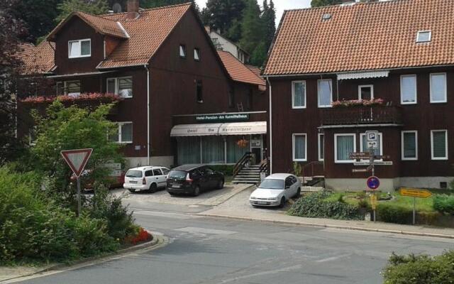 Hotel Pension am Kurmittelhaus вид на фасад