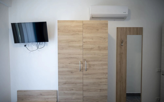 Zircone Apartment On Sea Shore