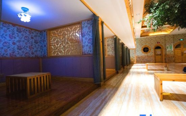 Hunyuan Hengshan Hot Spring Hotel