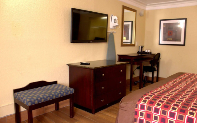 Polynesian Inn
