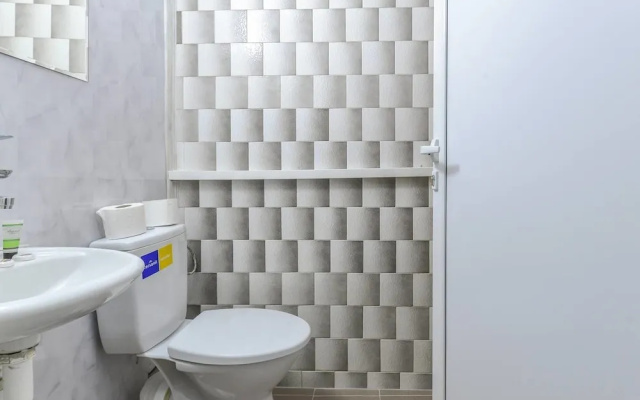 Cosy Top Floor Studio on Patriarh Evtimiy Blvd