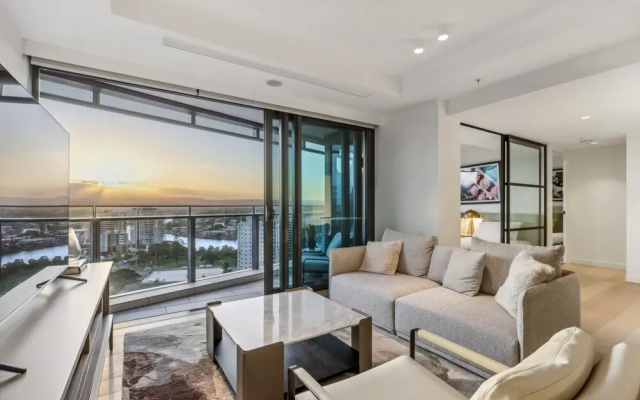 Jewel Luxury Beachside 2-bed With Water View
