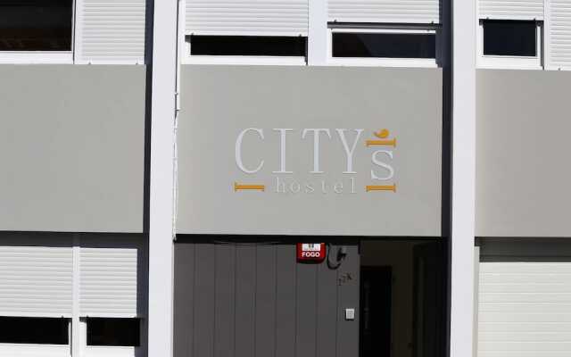 City's Hostel Ponta Delgada Понта-Делгада вид на фасад