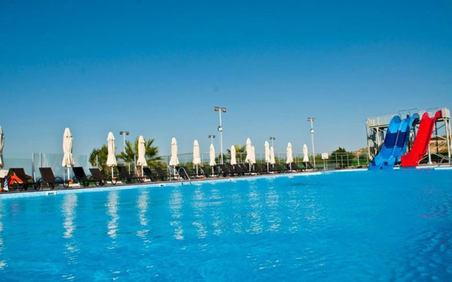 Capraz Tatil Koyu