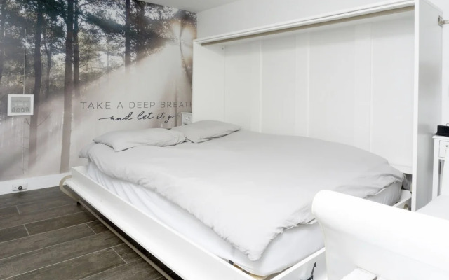 Beautiful 2 Bed Studio