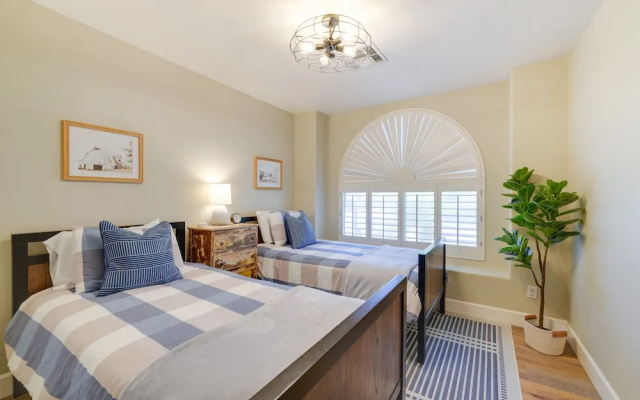 Near Golf & Hikes! Poolside Retreat in Phoenix