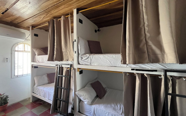 Club 27  Hostal Cafe & Spa