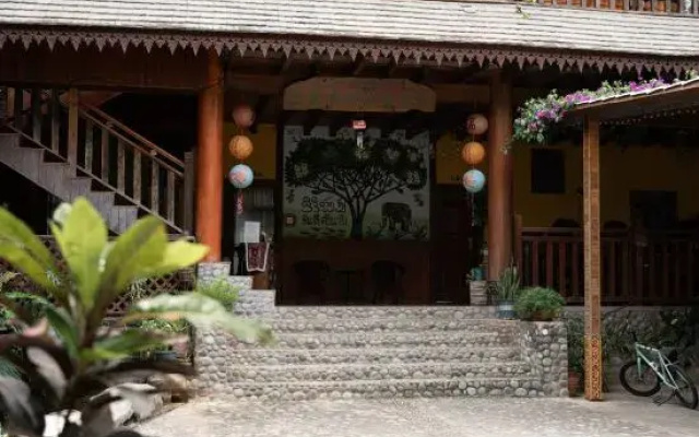 SWSLhotel(傣族园莎婉莎麗客栈)