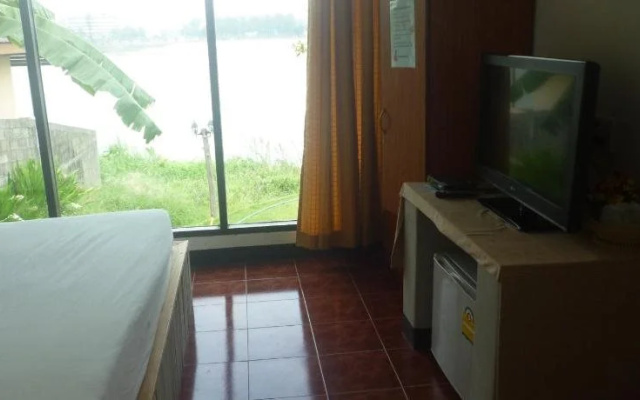 Baan Din Baramee Resort
