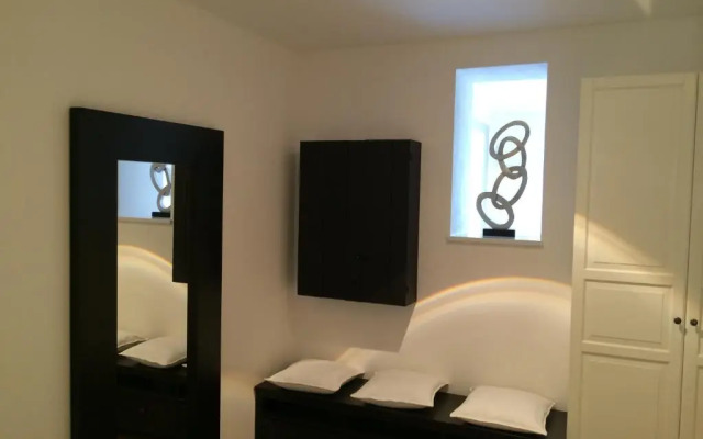 Zeno Suites