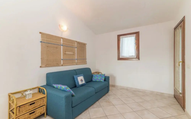 Il Glicine 1.5 Km From The Beach