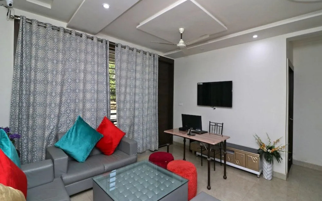 OYO 23221 Amigos Suites