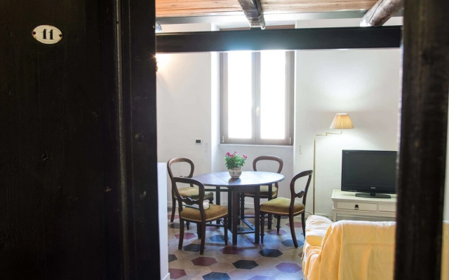 Sunny Apartment Navona Sq