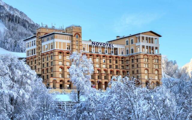 Гостиница Novotel Resort Krasnaya Polyana Sochi вид на фасад
