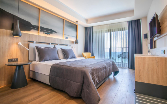 Maia Luxury Beach Hotel & Spa