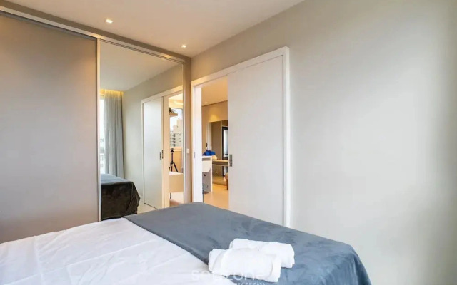 Condominium With Pool in Downtown Florianopolis - Cjos