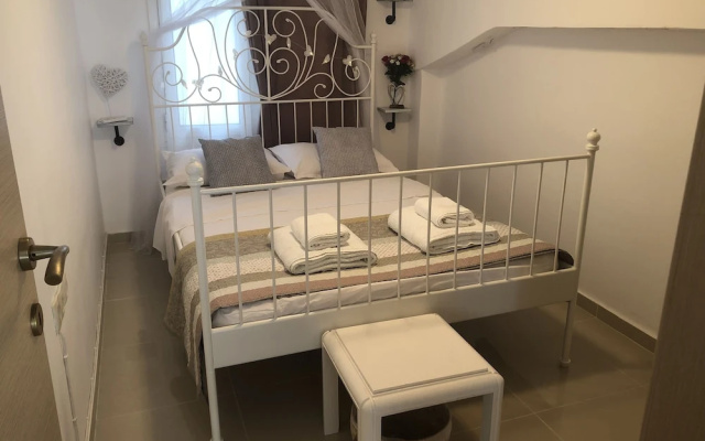 Casa Fiore - 2 Bed House 10 Mins Walk to Centre