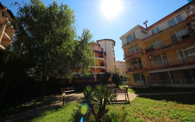 Апартаменты Menada Alfa Apartments вид на фасад