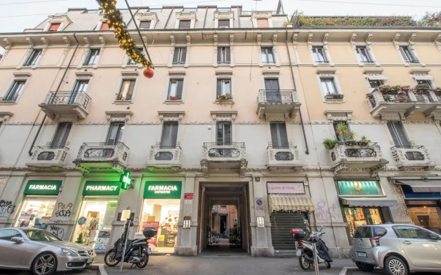 Via Piero Della Francesca 38