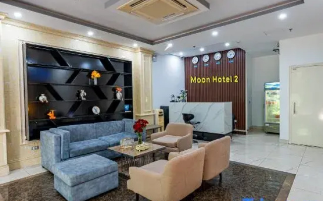 Moon Hotel 2 Do Quang