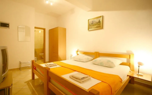 Apartments "ruza" Baska Voda