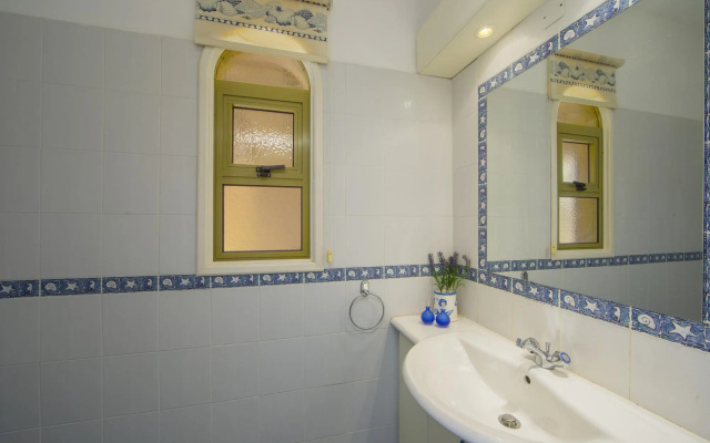 Sirina Waterfront House