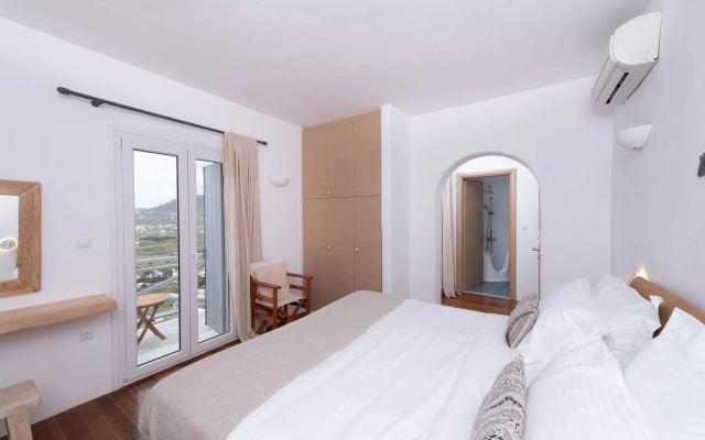Villa Mira Paros  Luxury Suites