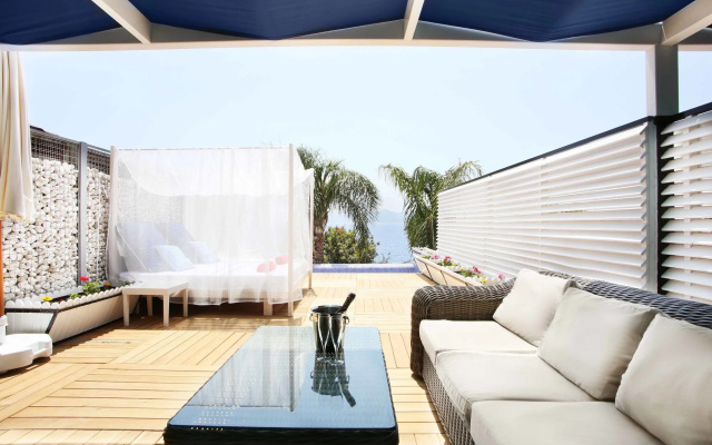 Nur Beach Hotel