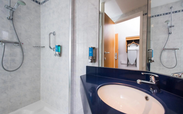 Holiday Inn Express Lichfield by IHG