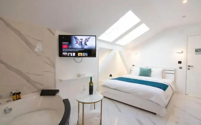 Lumiere Luxe Suites