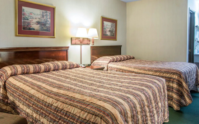Econo Lodge South