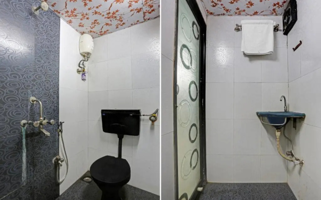 OYO Flagship 80682 Hotel Golden Residency