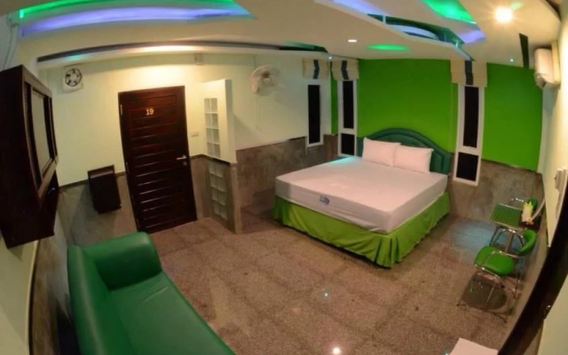 Chaba Raloy Resort
