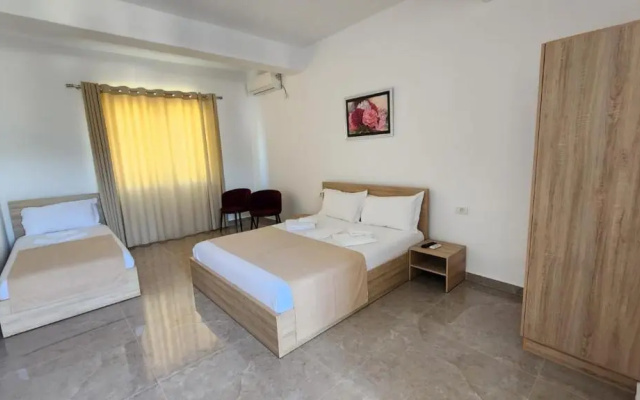 Sweet Hotel