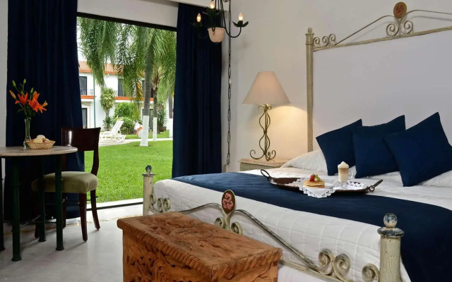 Mision Colima Hotel