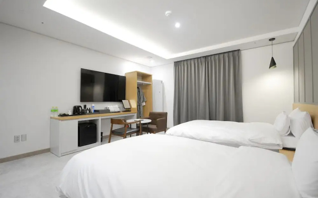 Hound Hotel Gijang