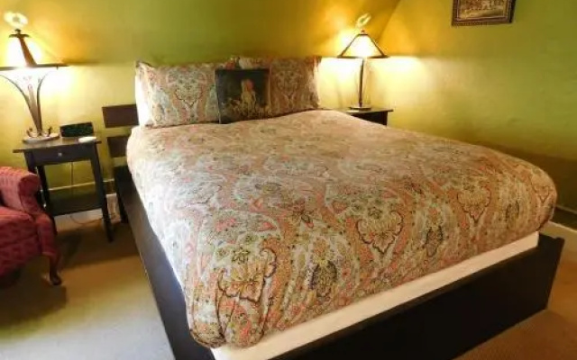 Bacon Mansion Bed and Breakfast