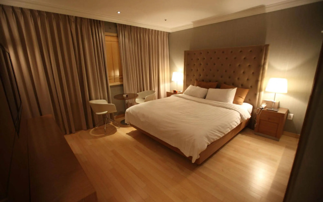The California Hotel