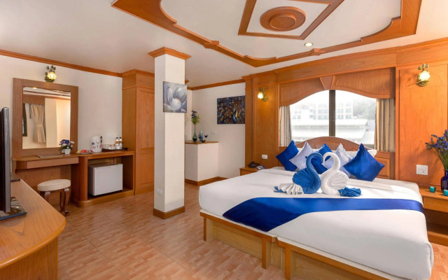 Tiger Hotel (Complex)