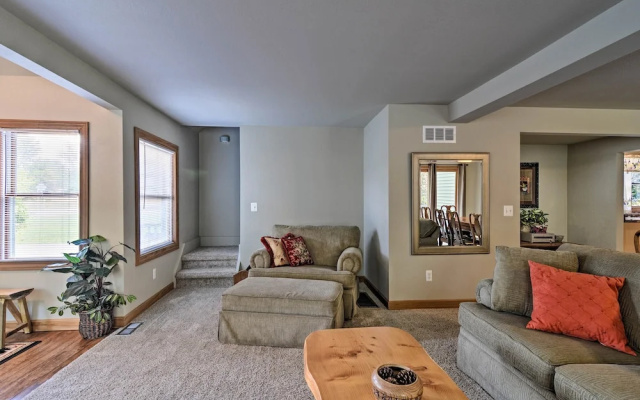 Pet-friendly Home Near Lakes & Snowmobile Trails!