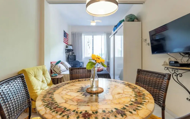 Loft com Ar Condicionado e Wi-fi a 140m da Praia