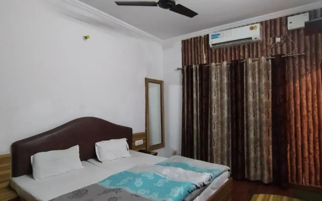 Hotel Samrat