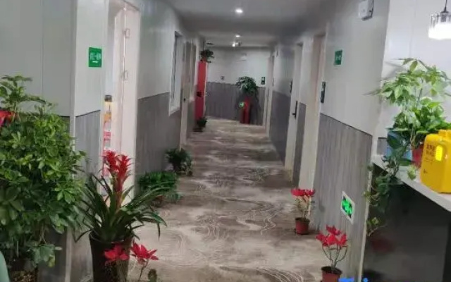 Yunzhu Business Hotel (Binhu Zhuyuan Subway Station)
