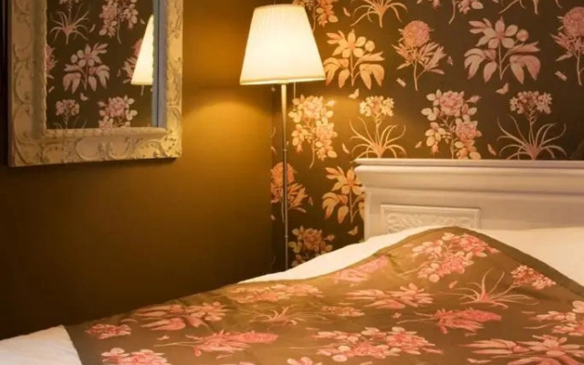 sleeping in bruges
