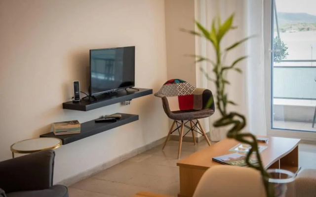 Argonauts Apartment