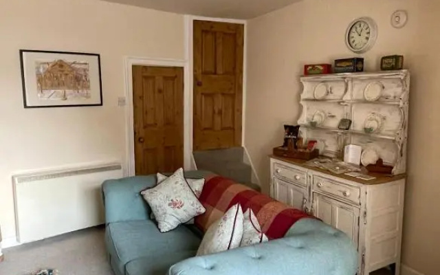 No.18 Holmfirth (Adults Only)
