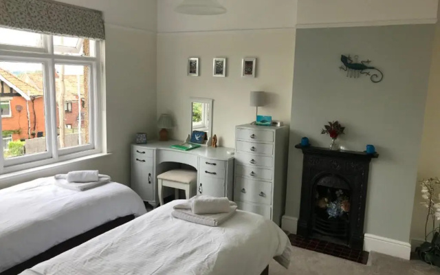 Rie's Retreat - The Emerald room