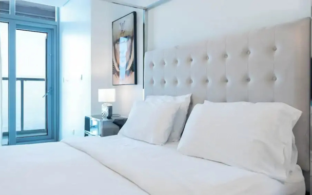 Rooftop pool-2BR Apartment Near Downtown