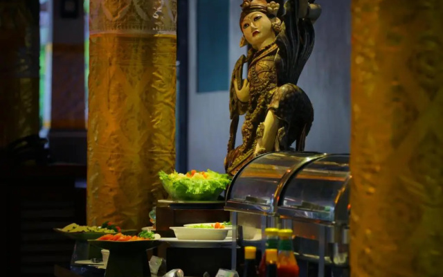 Отель Adi Dharma Hotel Kuta